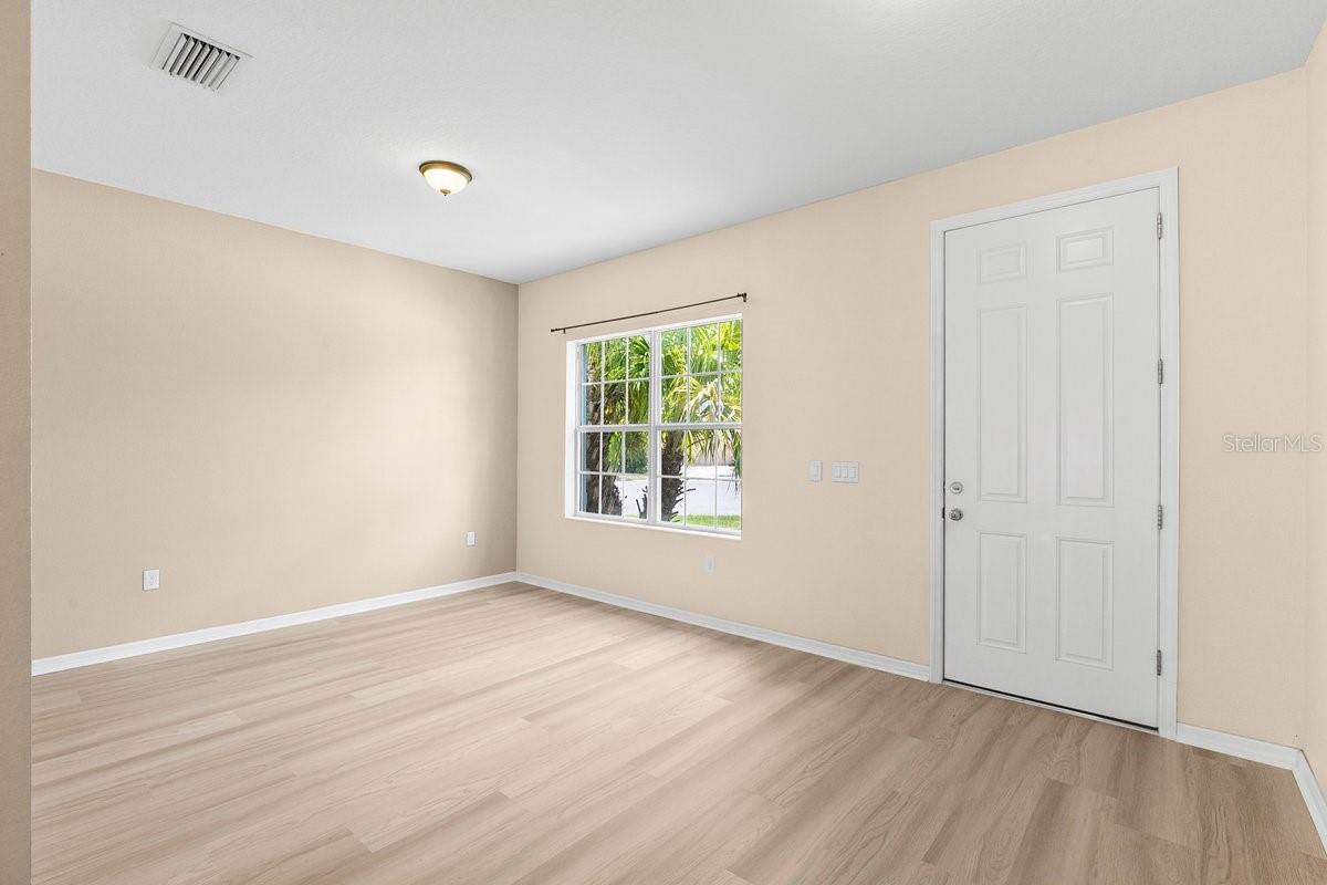 Image 5 of 43 For 11790 Fennemore Way