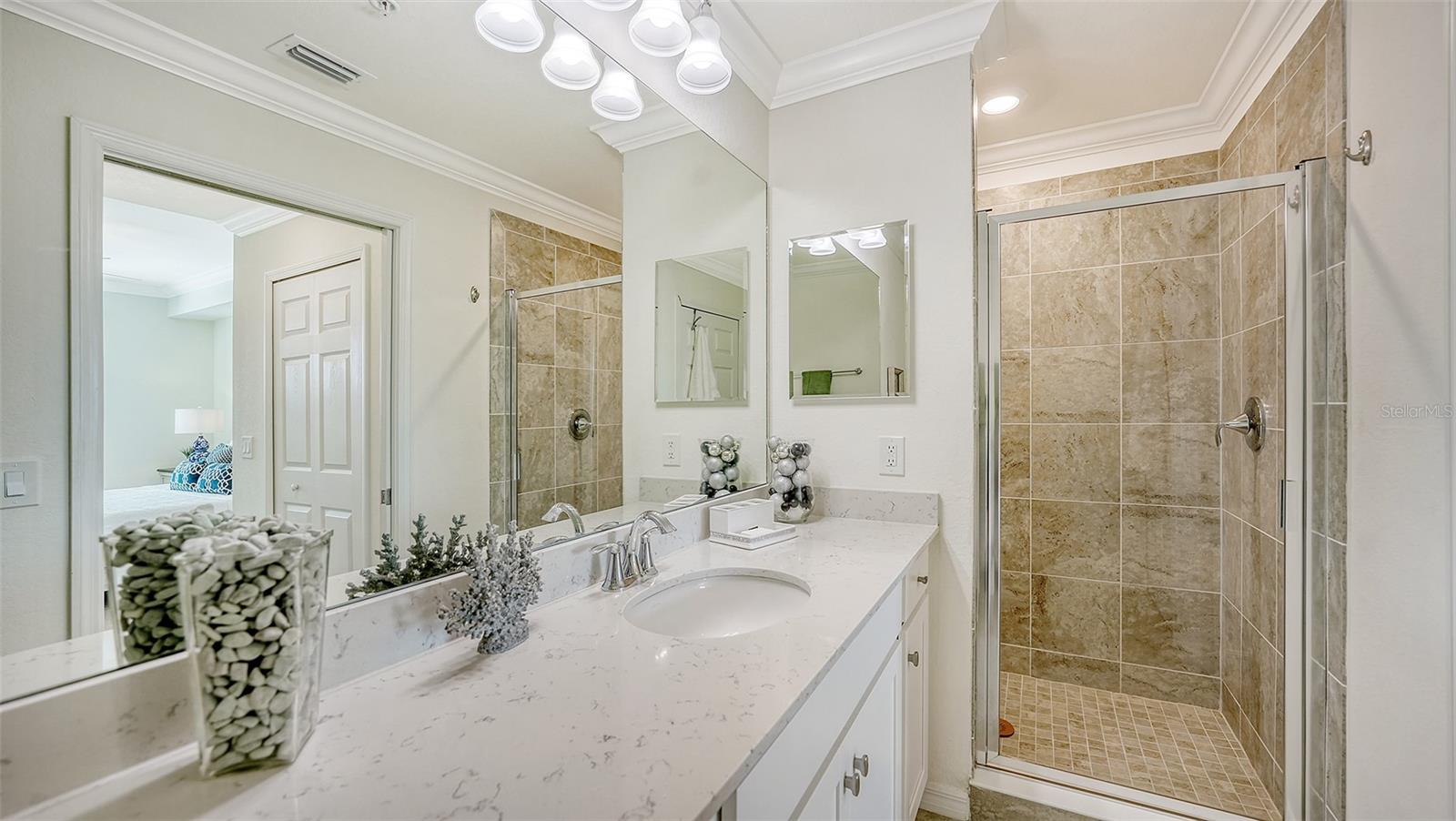 Image 26 of 49 For 17510 Gawthrop Drive 305