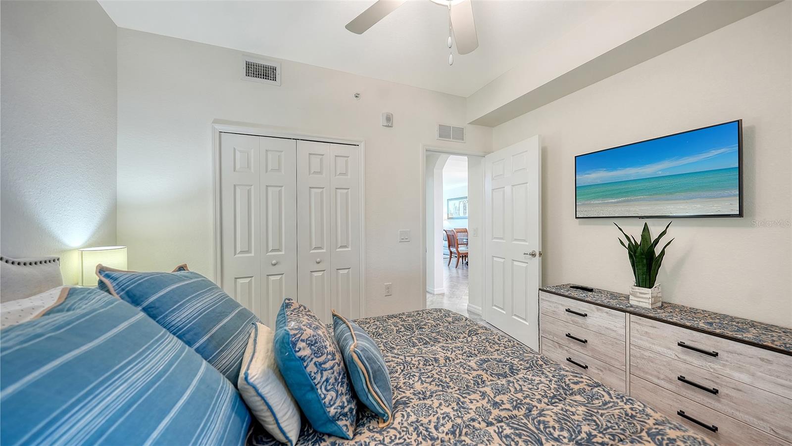 Image 29 of 49 For 17510 Gawthrop Drive 305