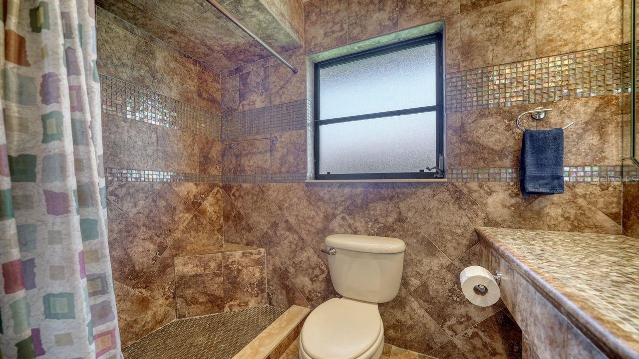 Image 18 of 39 For 5630 Golf Pointe Drive 205