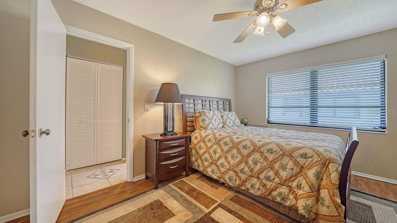 Image 20 of 39 For 5630 Golf Pointe Drive 205