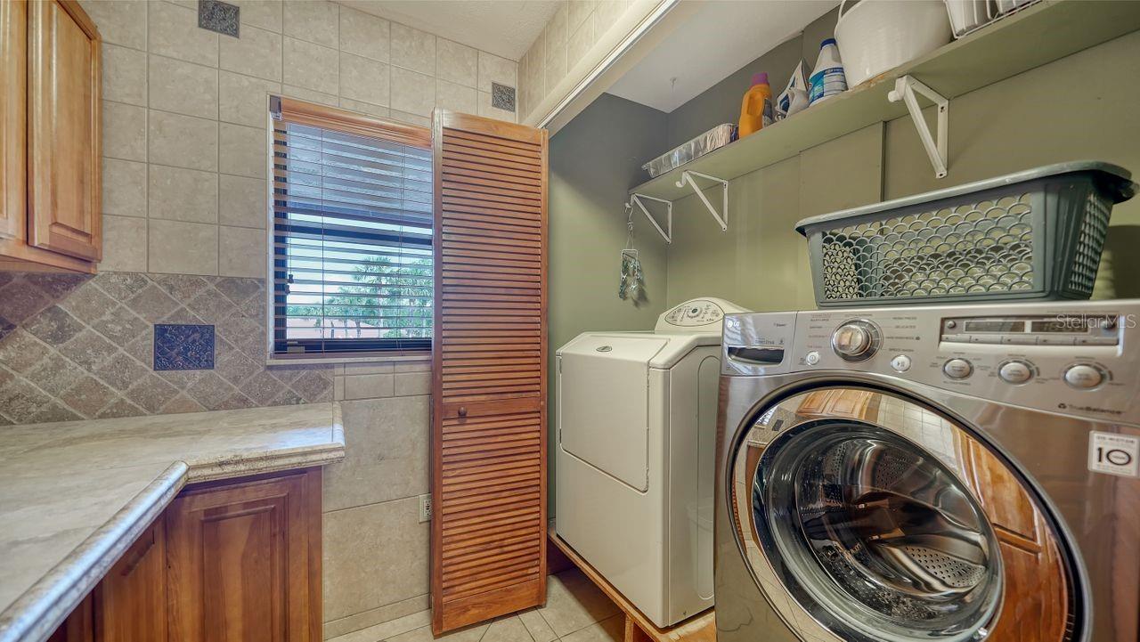Image 8 of 39 For 5630 Golf Pointe Drive 205