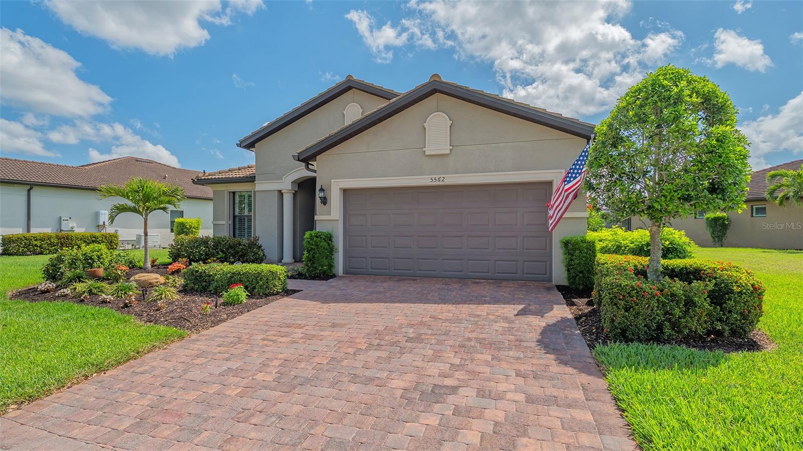 Image 3 of 90 For 5562 Rain Lily Court