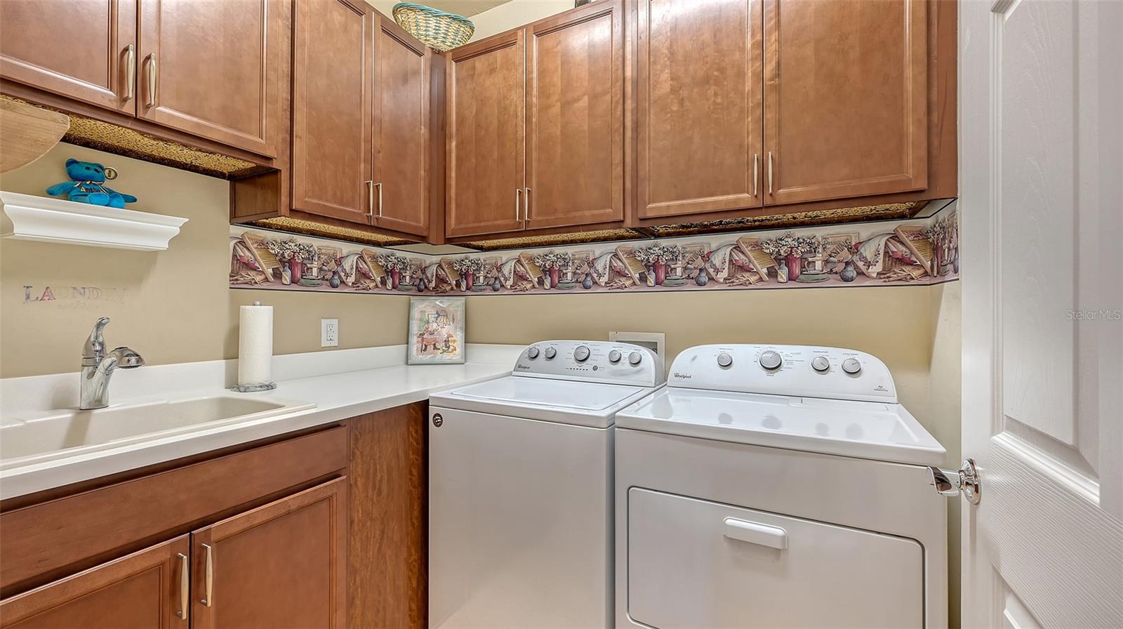 Image 39 of 90 For 5562 Rain Lily Court