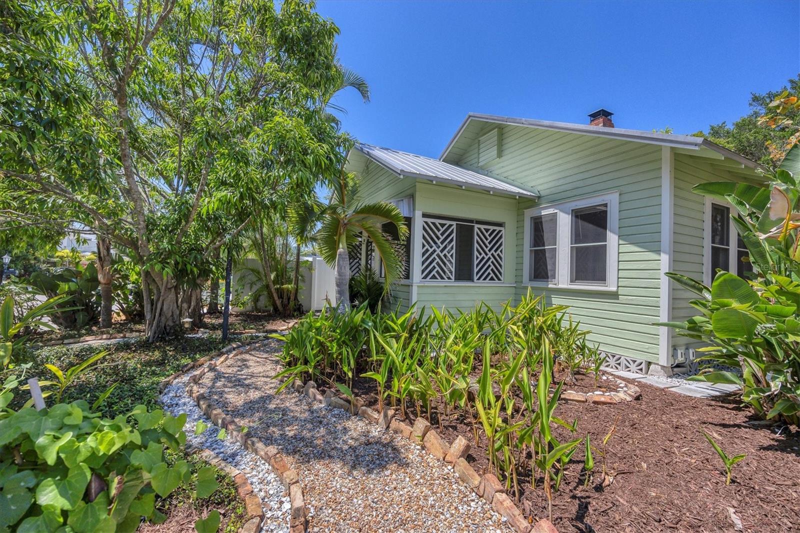 Details for 1679 Arlington Street, SARASOTA, FL 34239
