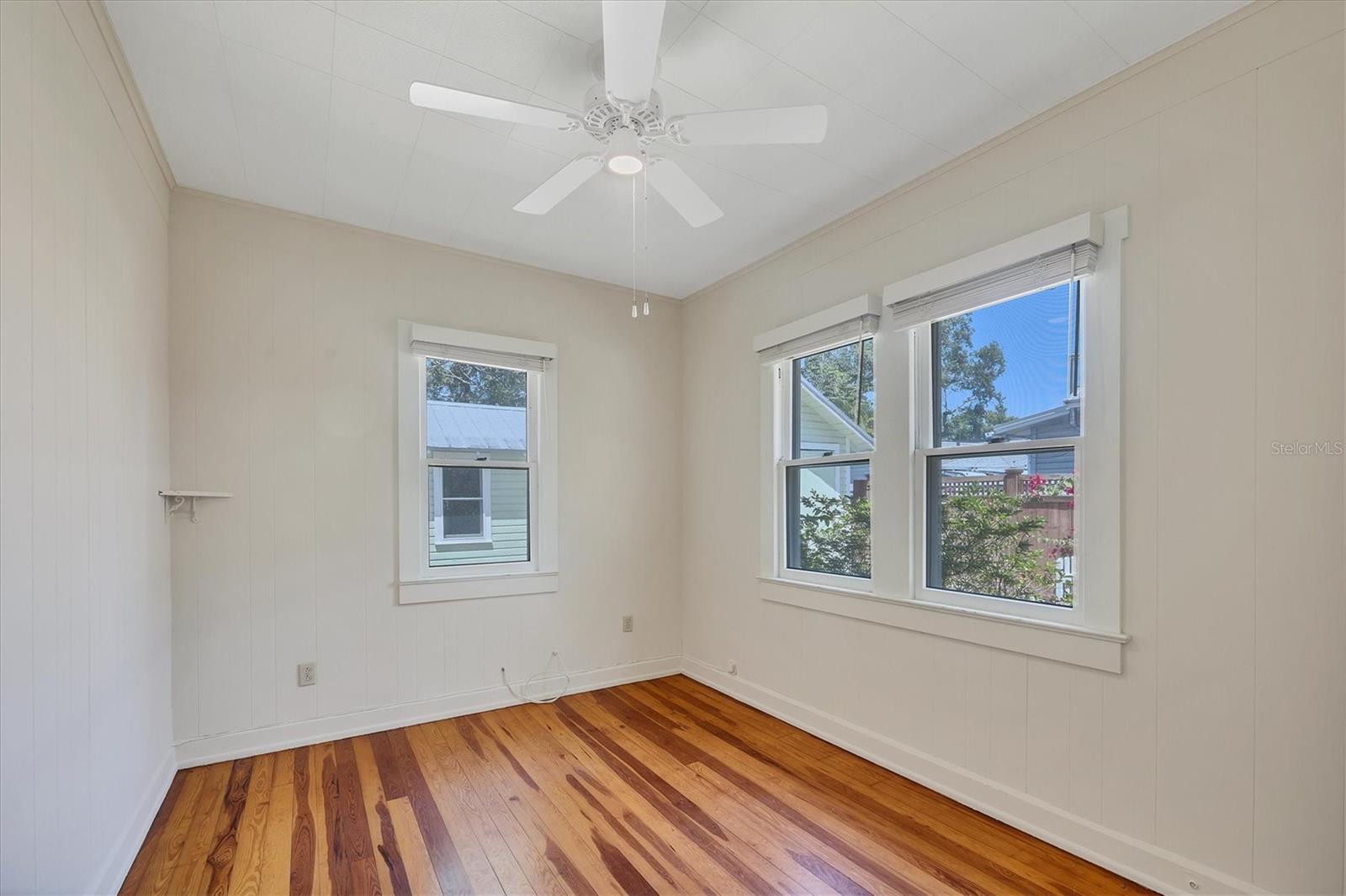 Image 12 of 40 For 1679 Arlington Street
