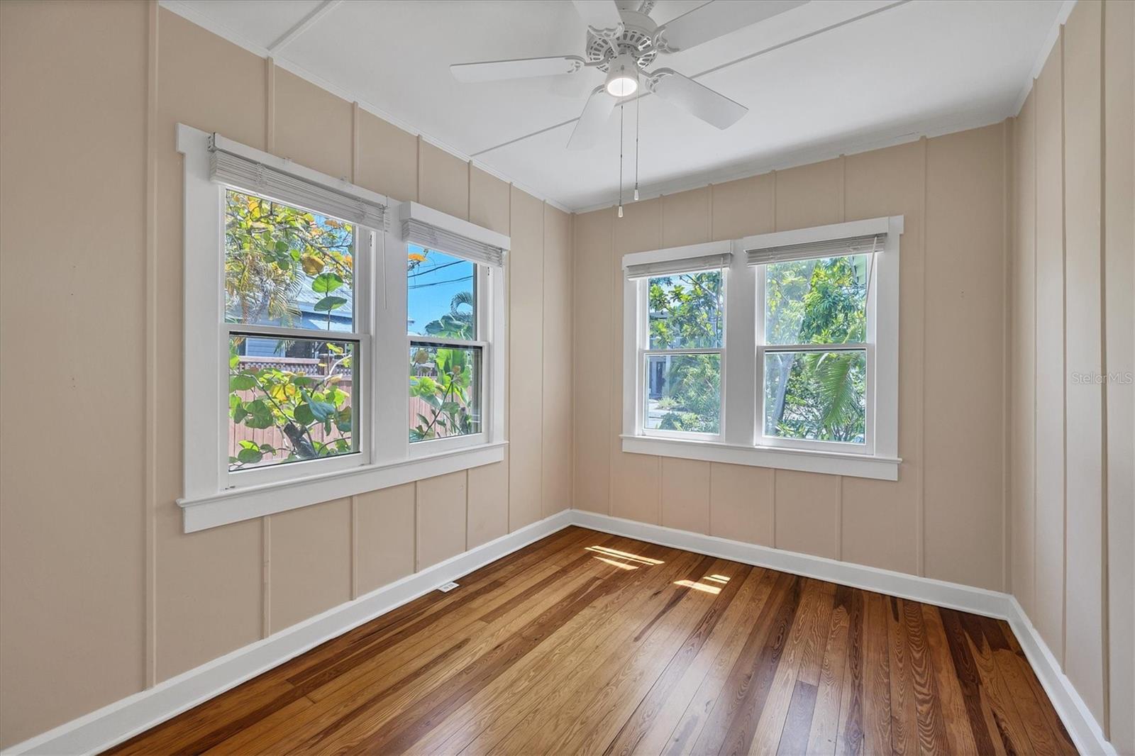 Image 13 of 40 For 1679 Arlington Street