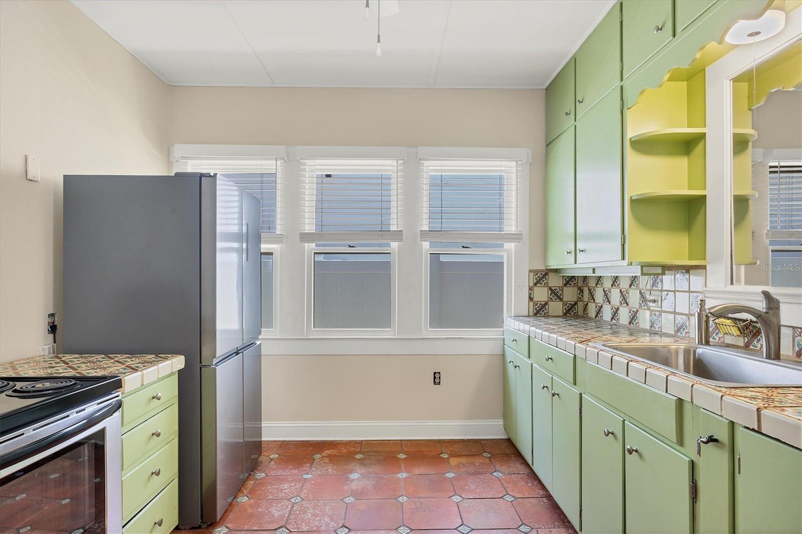 Image 15 of 40 For 1679 Arlington Street