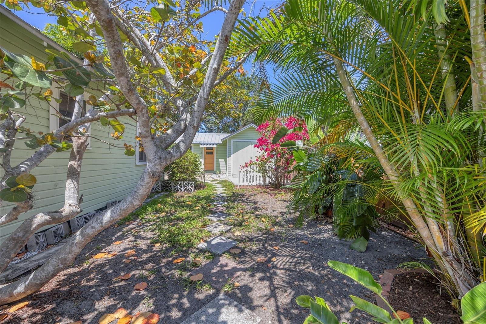 Image 19 of 40 For 1679 Arlington Street