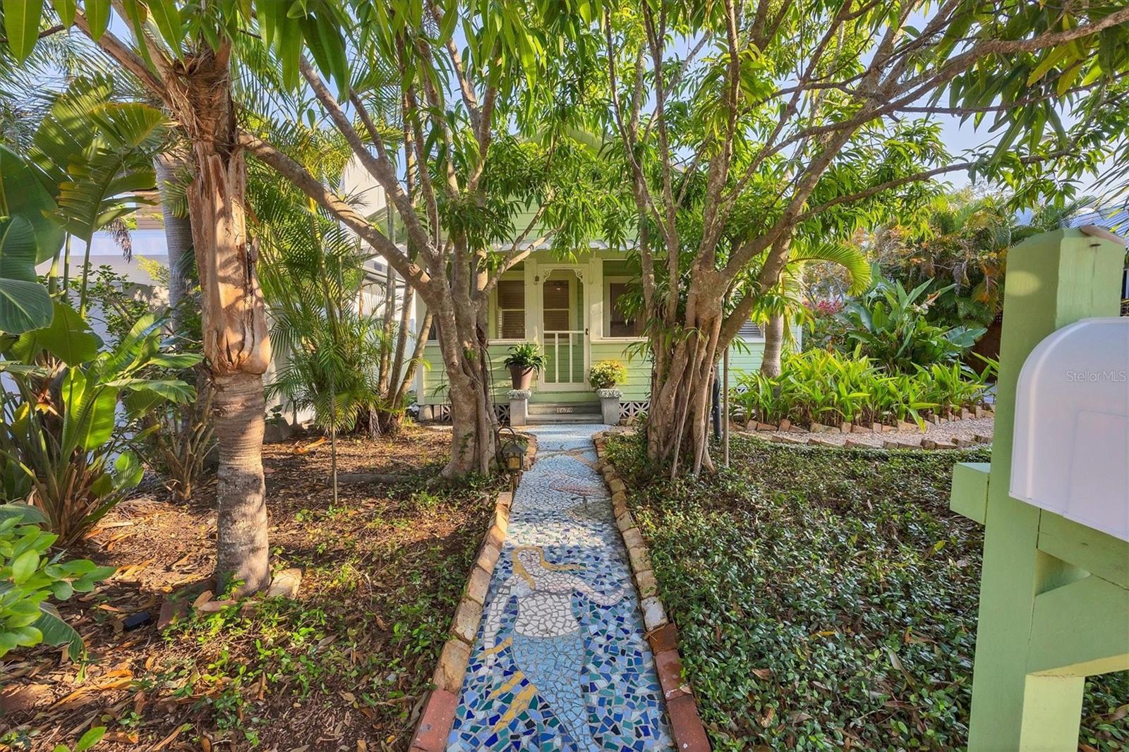Image 2 of 40 For 1679 Arlington Street