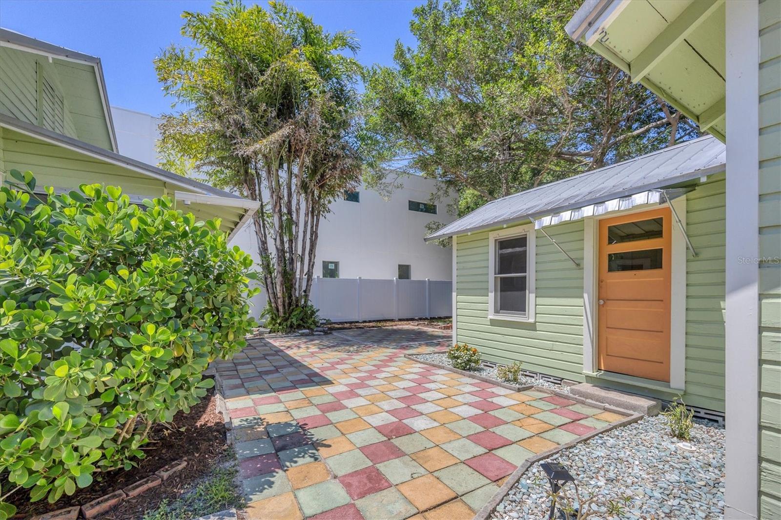 Image 22 of 40 For 1679 Arlington Street