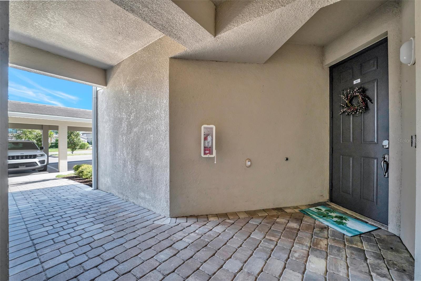 Image 13 of 33 For 17724 Gawthrop Drive 101