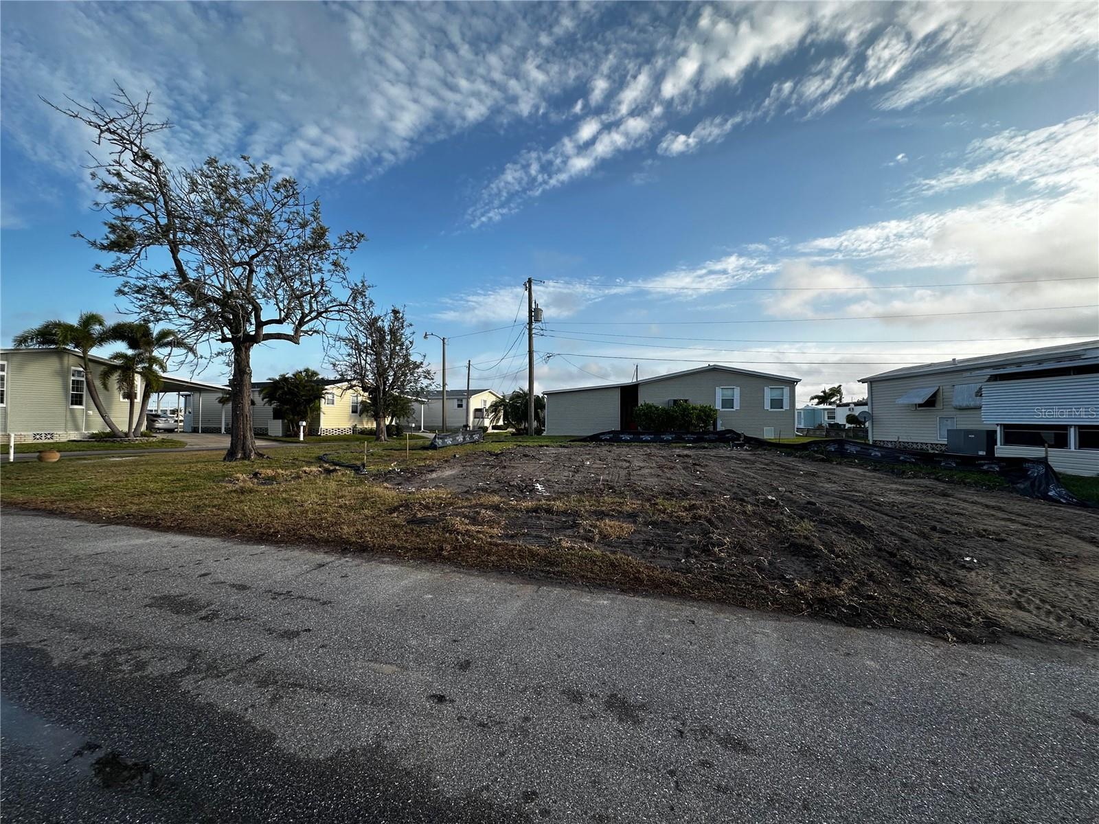 Image 4 of 10 For 269 Jamaica Drive