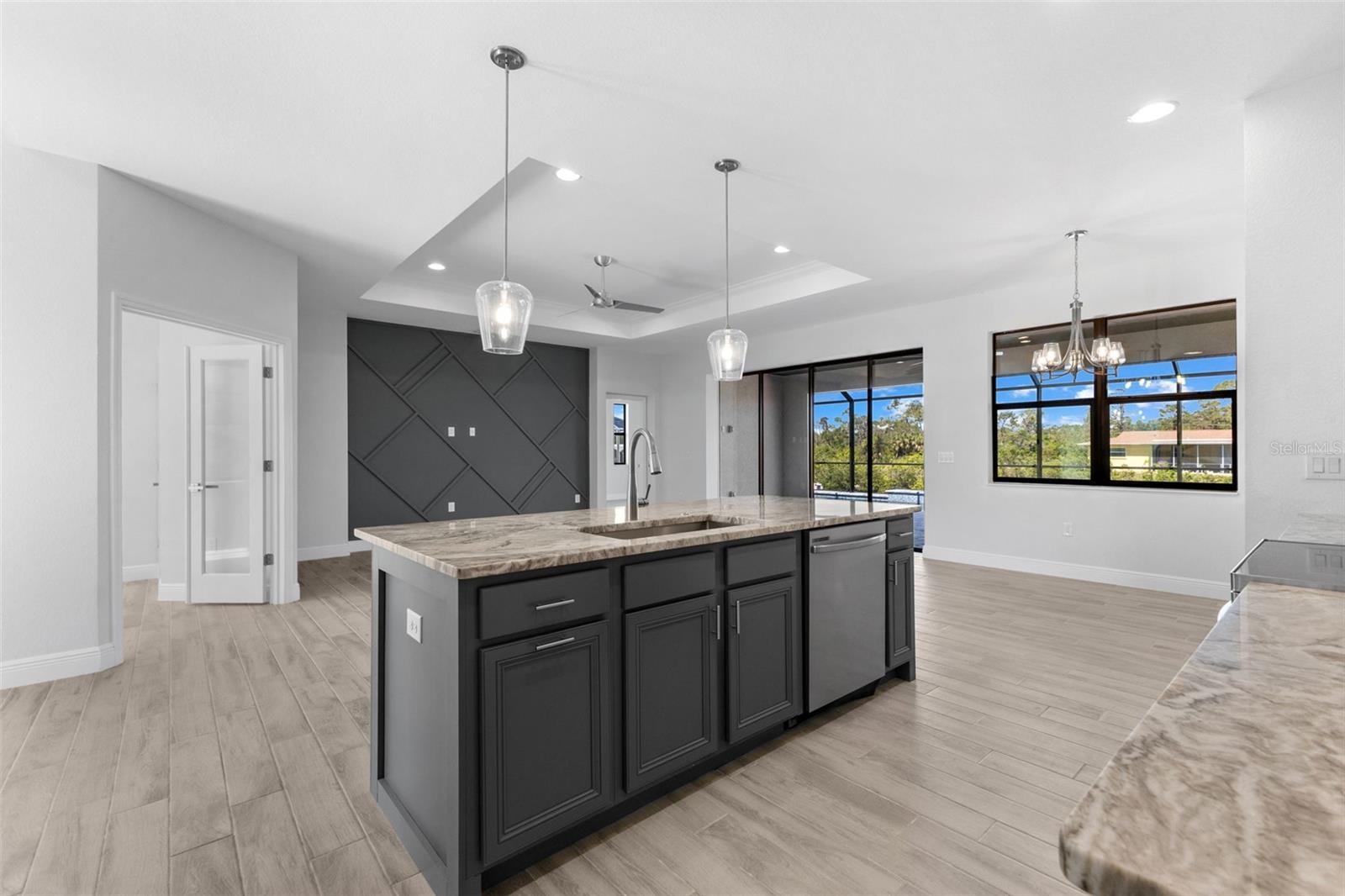 Listing photo id 8 for 12396 Bacchus Road