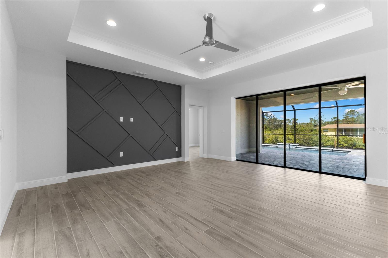Listing photo id 10 for 12396 Bacchus Road