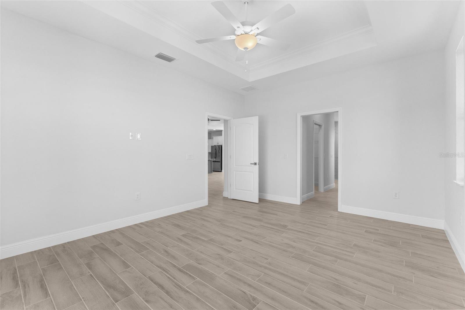 Listing photo id 18 for 12396 Bacchus Road