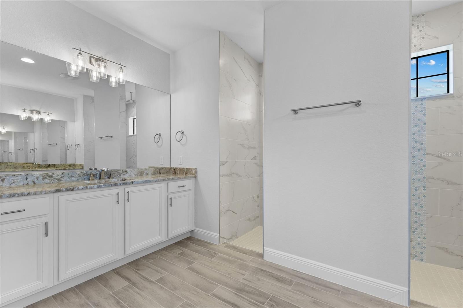 Listing photo id 20 for 12396 Bacchus Road