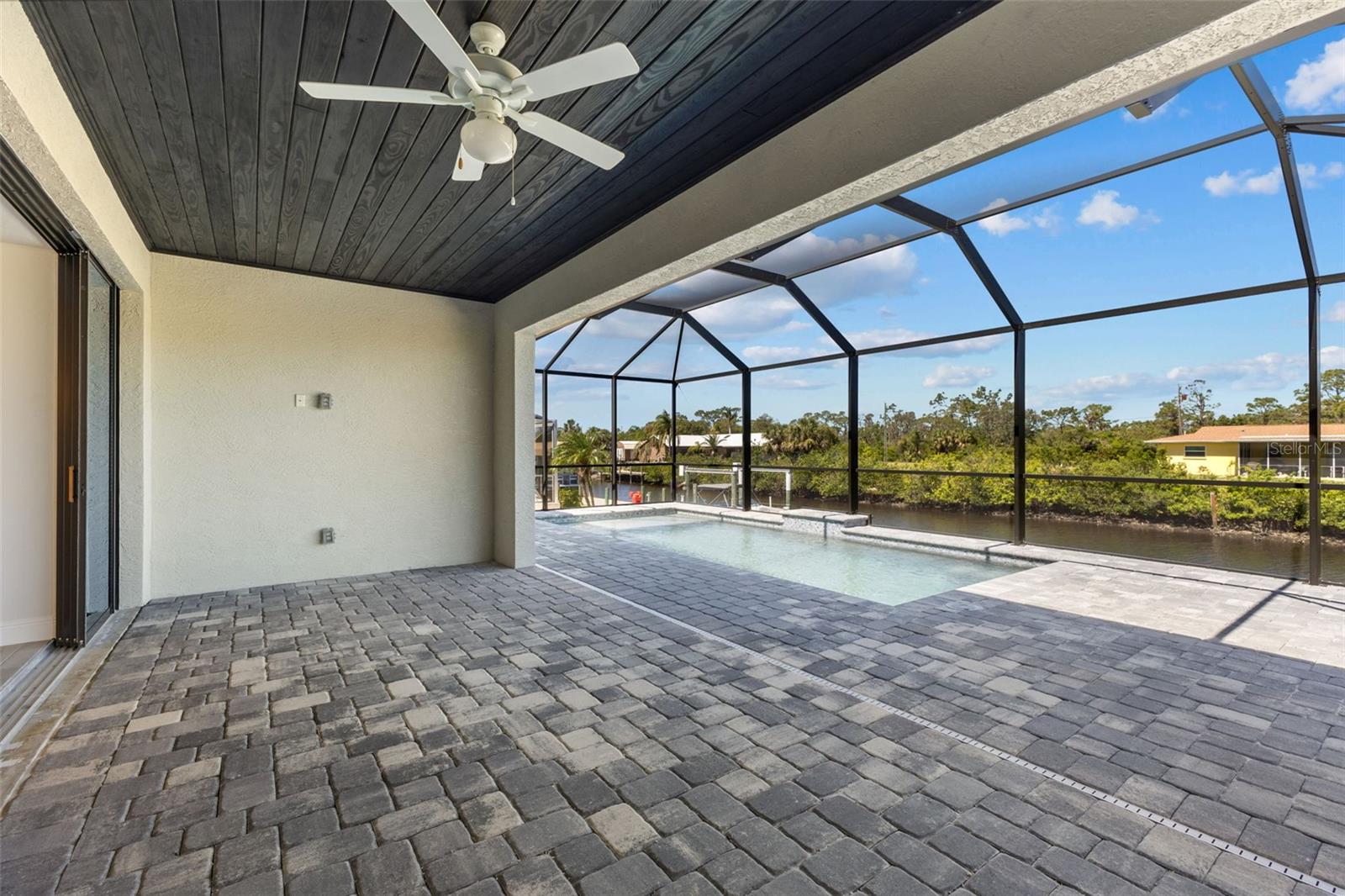 Listing photo id 30 for 12396 Bacchus Road