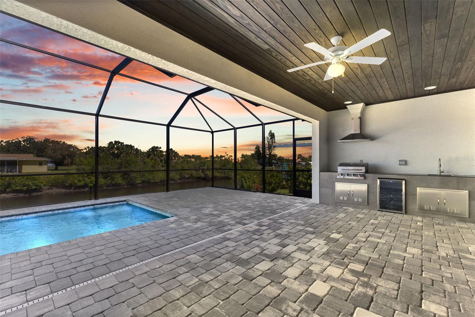 Listing photo id 44 for 12396 Bacchus Road