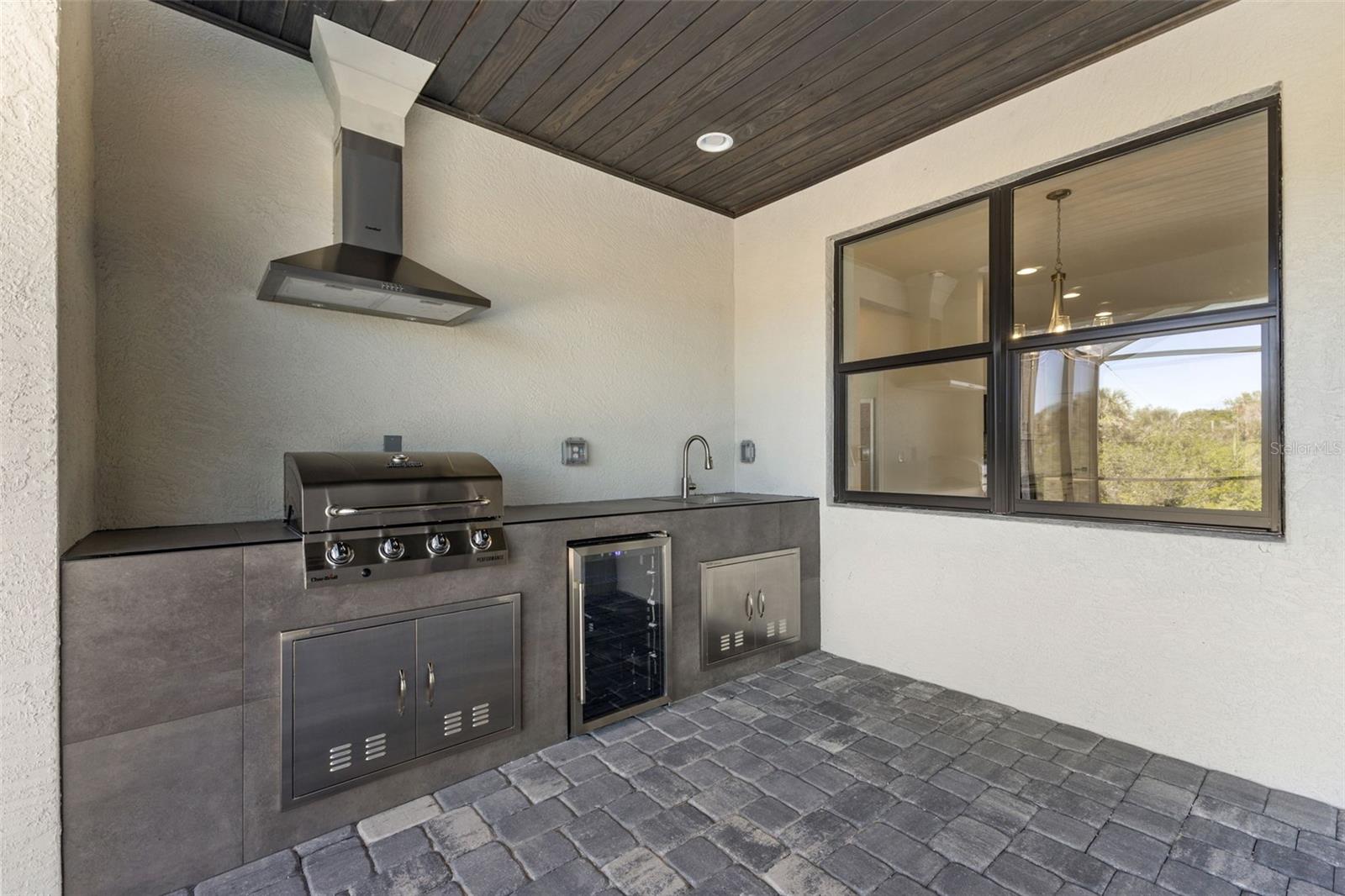 Listing photo id 4 for 12396 Bacchus Road