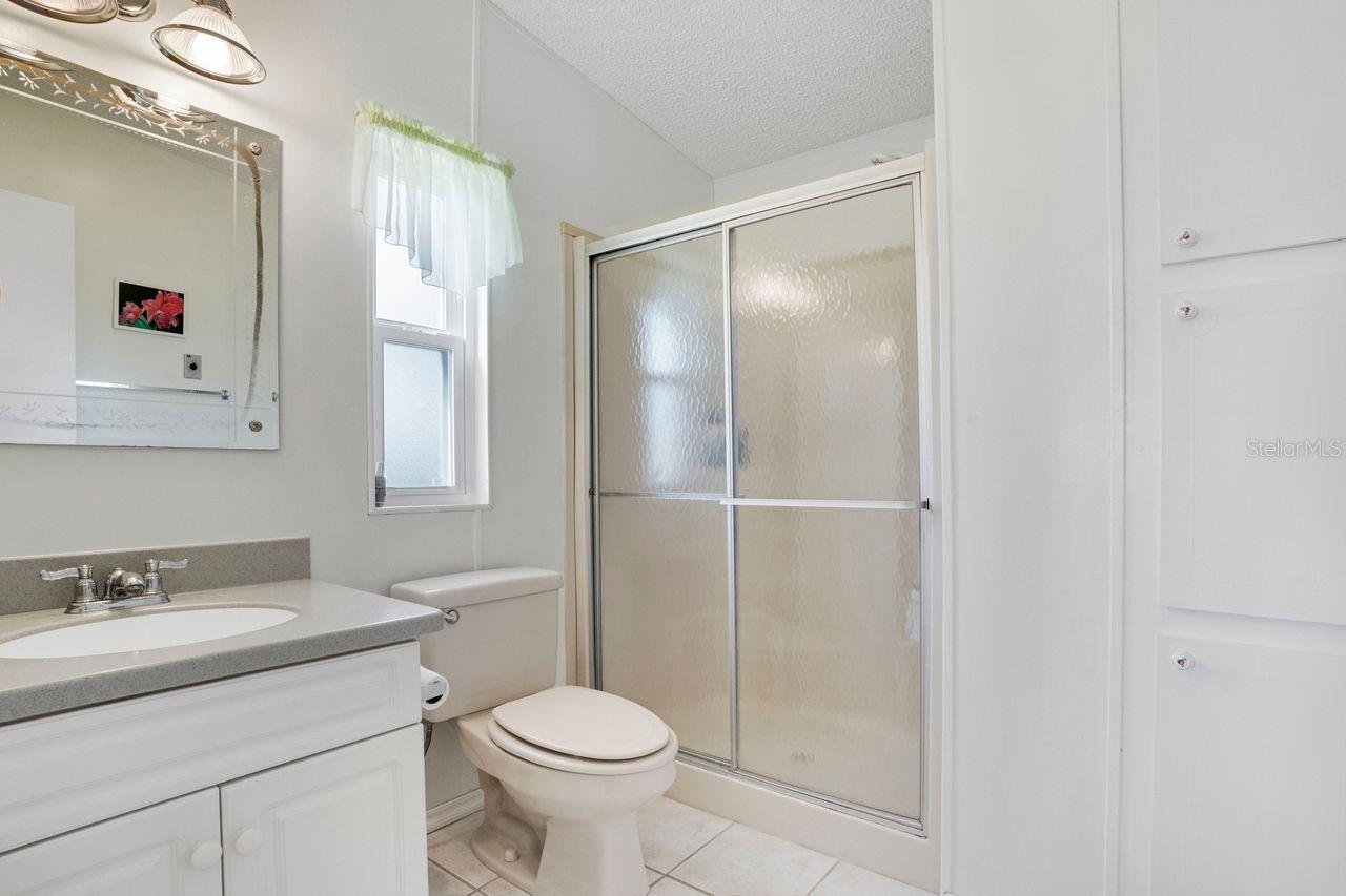 Image 20 of 36 For 709 Riverview Circle