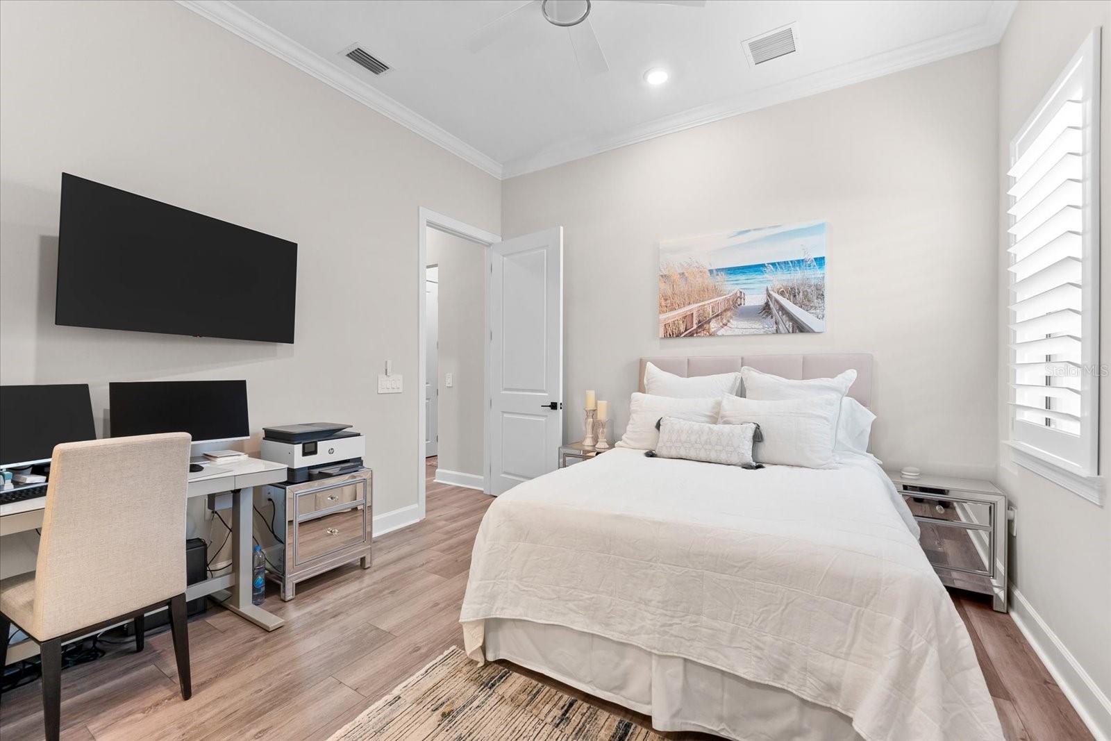 Image 18 of 75 For 17916 Northwood Place