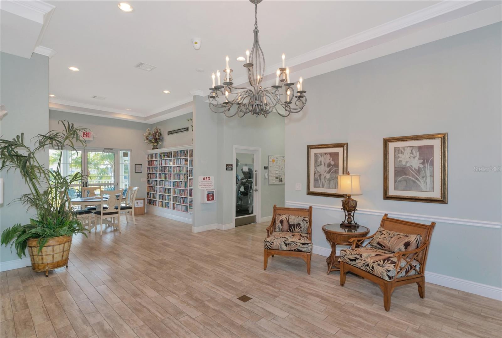 Image 21 of 34 For 859 Audubon Drive 859