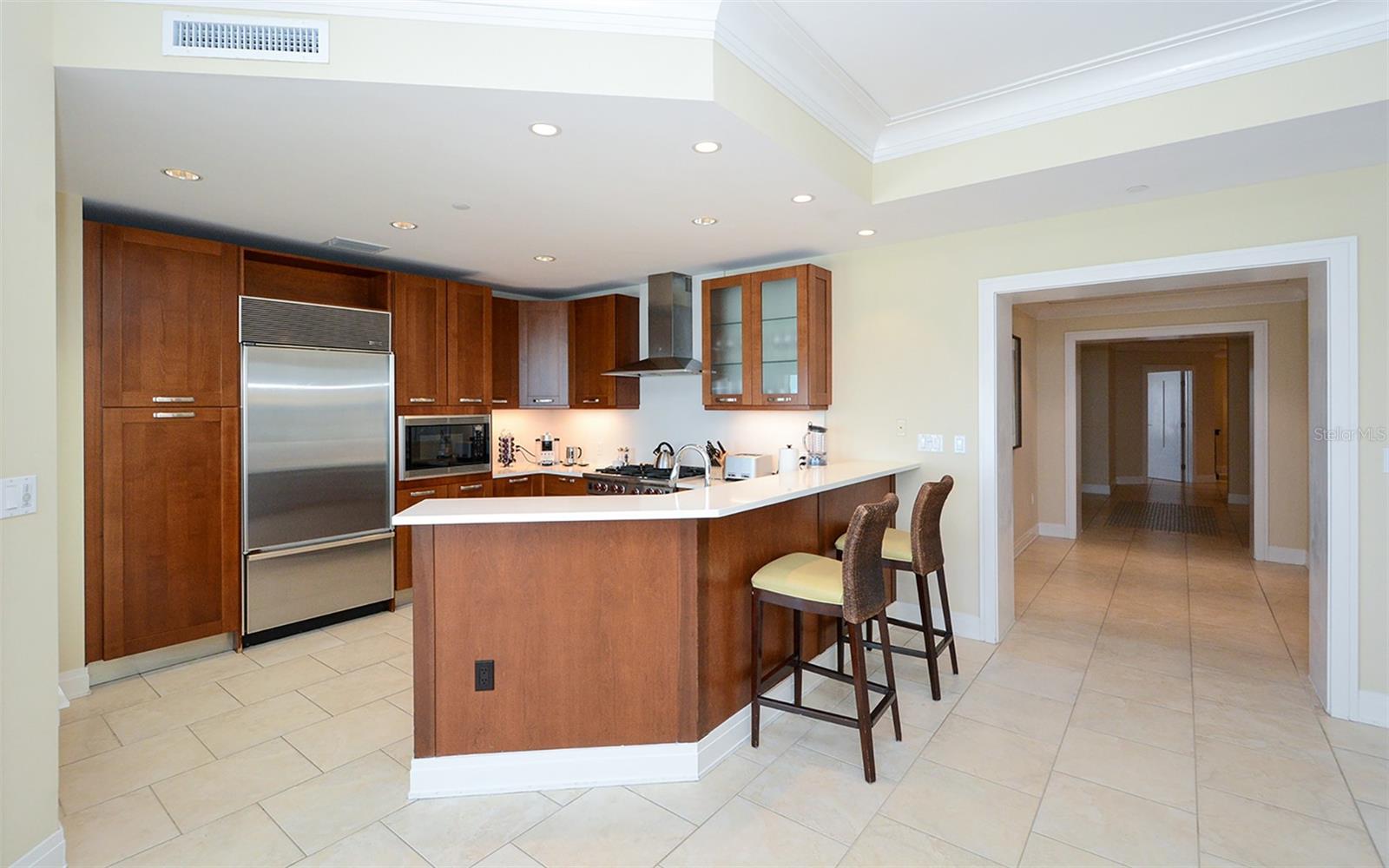 Image 10 of 46 For 915 Seaside Drive 613, Weeks