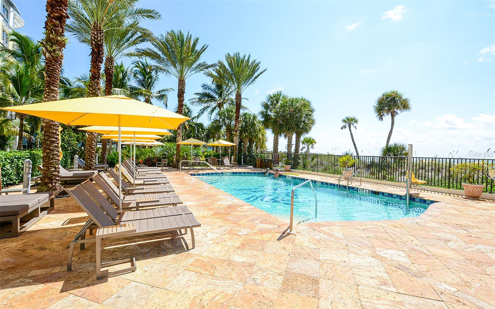 Image 25 of 46 For 915 Seaside Drive 613, Weeks