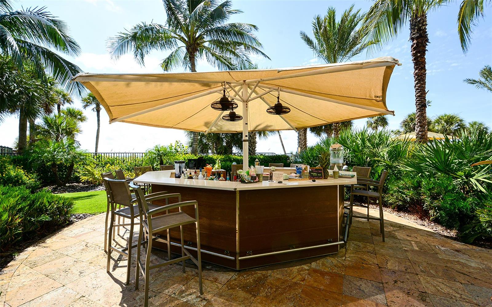 Image 28 of 46 For 915 Seaside Drive 613, Weeks