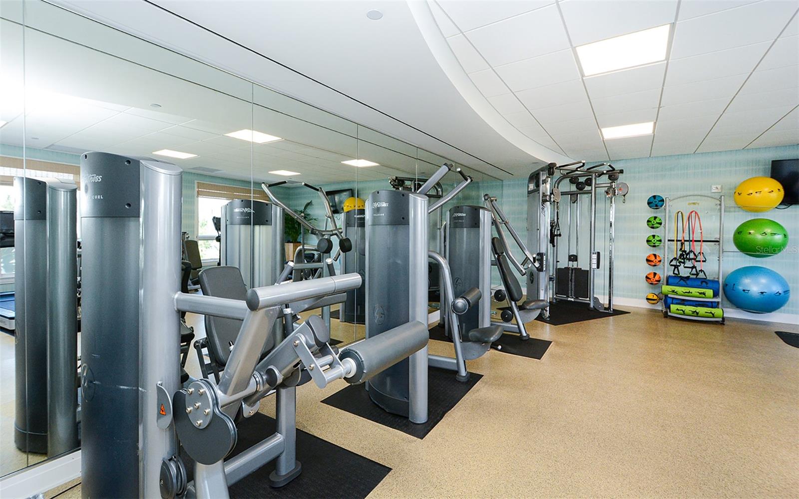 Image 33 of 46 For 915 Seaside Drive 613, Weeks