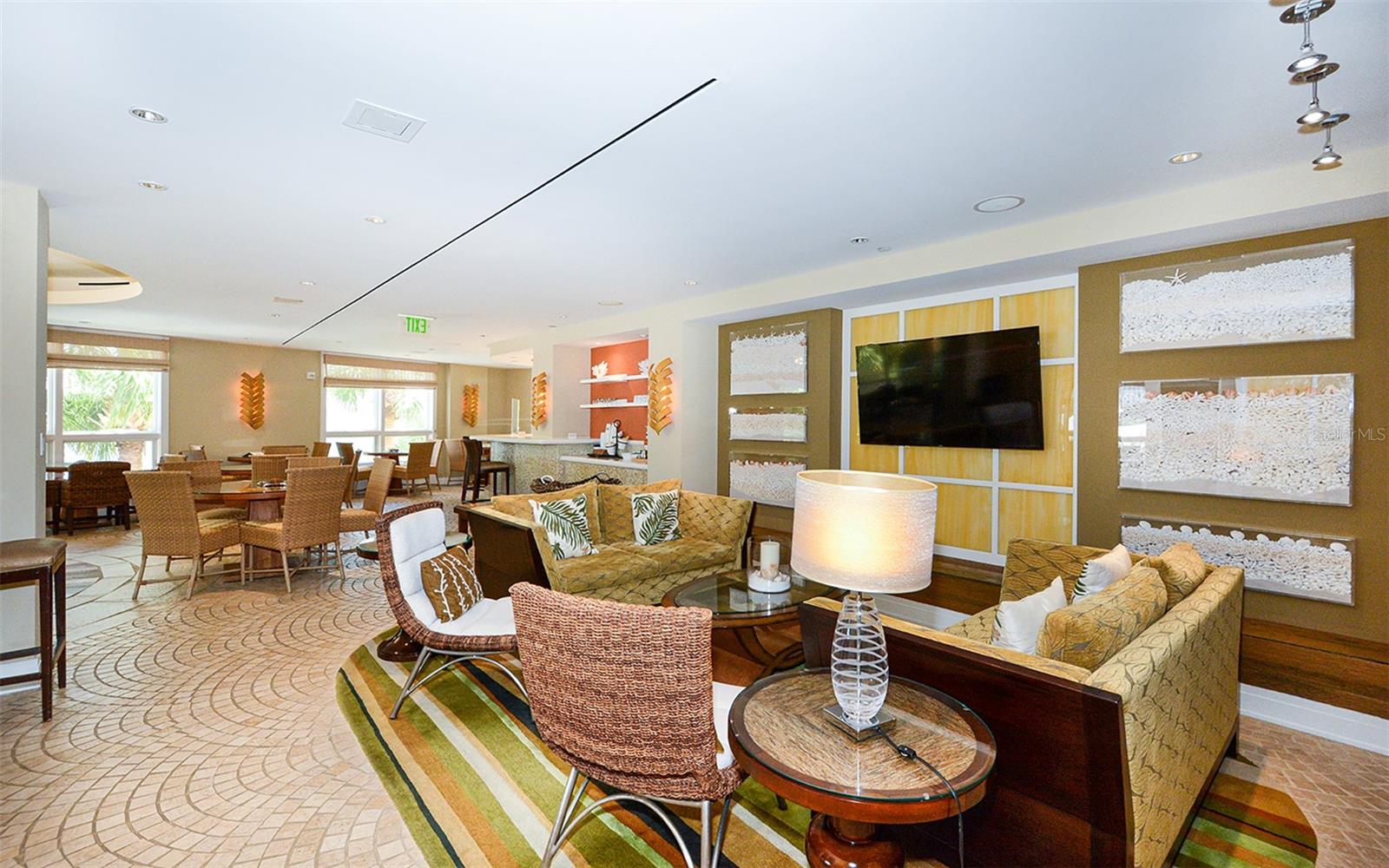 Image 36 of 46 For 915 Seaside Drive 613, Weeks