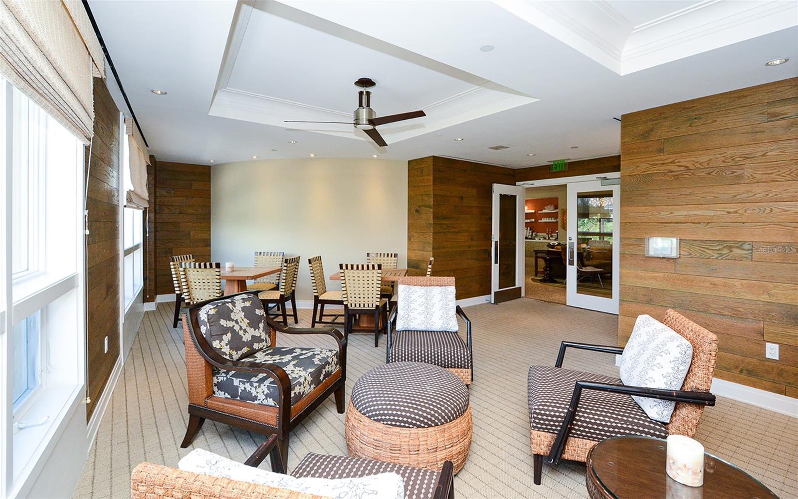 Image 39 of 46 For 915 Seaside Drive 613, Weeks