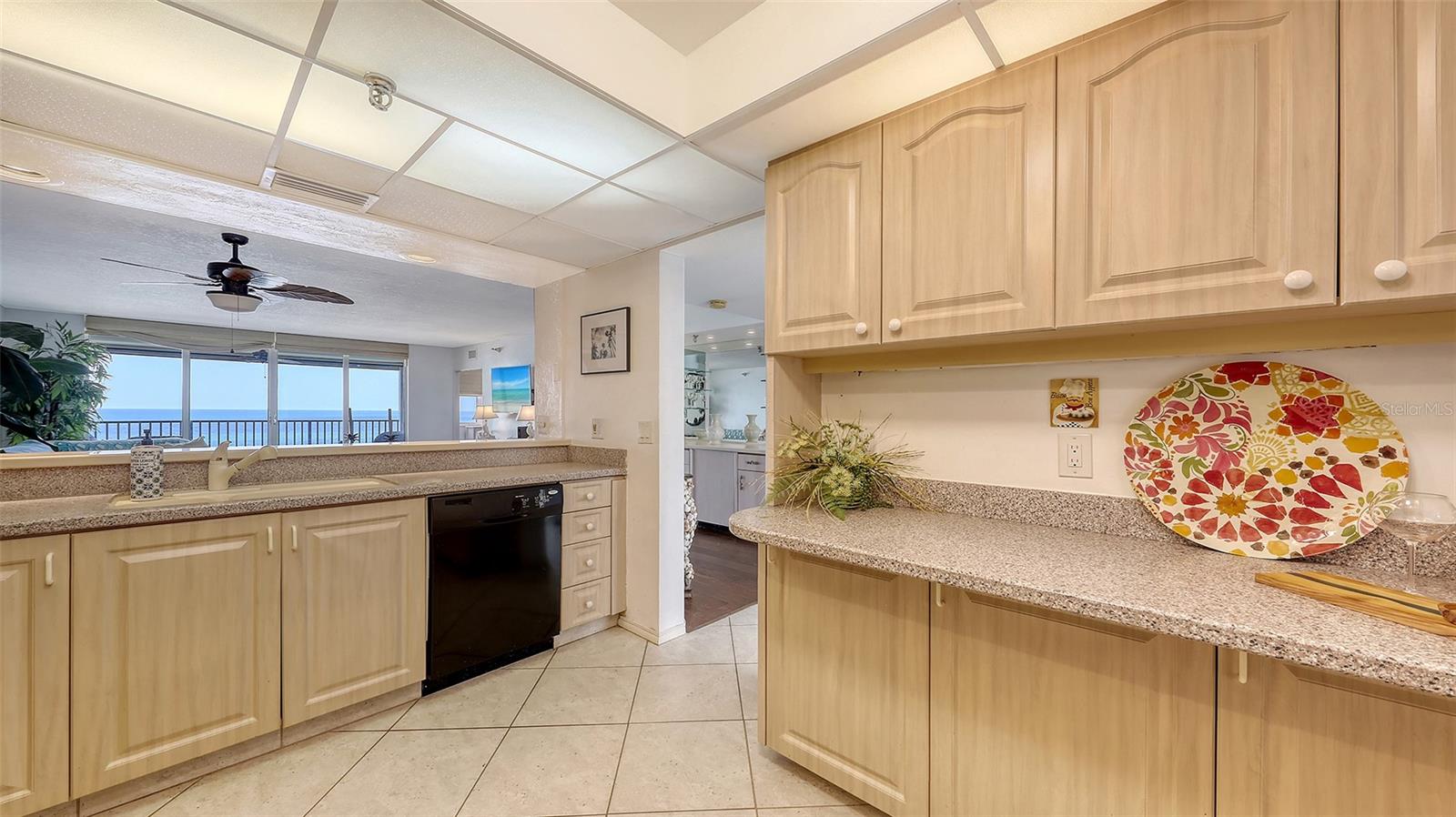 Image 23 of 72 For 2675 Gulf Of Mexico Drive 403