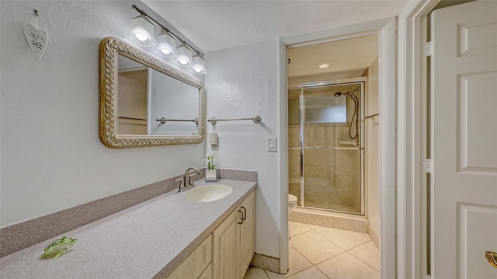 Image 33 of 72 For 2675 Gulf Of Mexico Drive 403