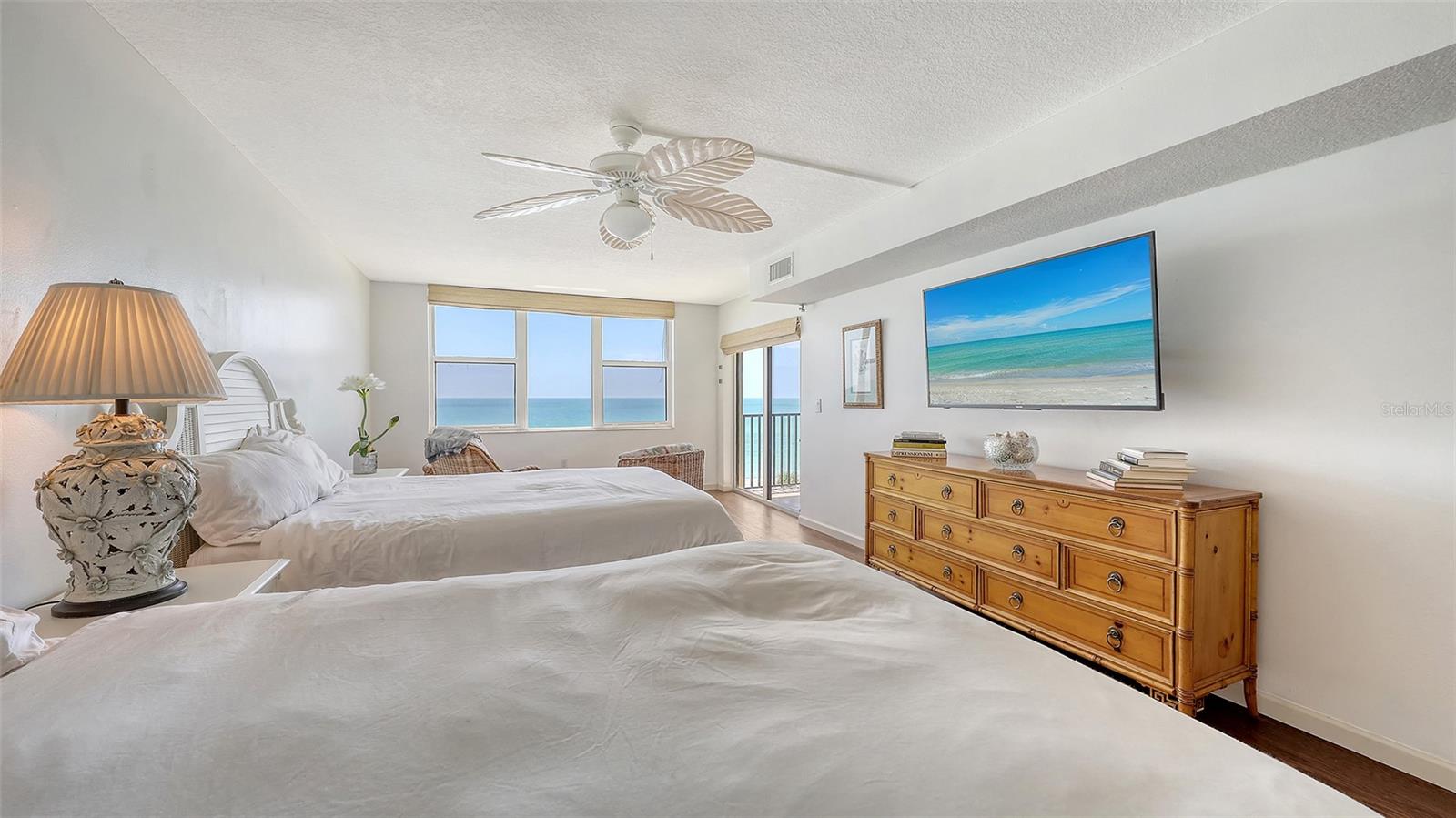 Image 37 of 72 For 2675 Gulf Of Mexico Drive 403