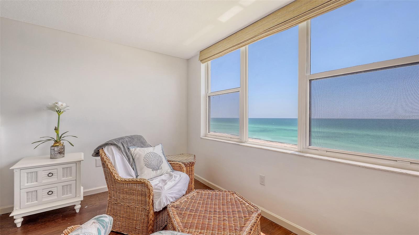 Image 39 of 72 For 2675 Gulf Of Mexico Drive 403