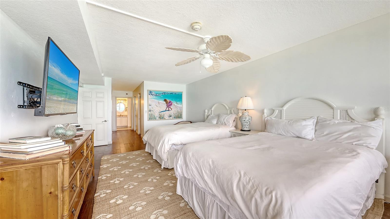 Image 42 of 72 For 2675 Gulf Of Mexico Drive 403