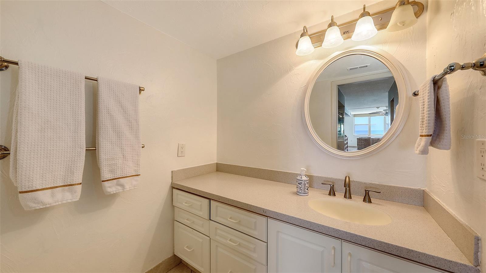 Image 45 of 72 For 2675 Gulf Of Mexico Drive 403