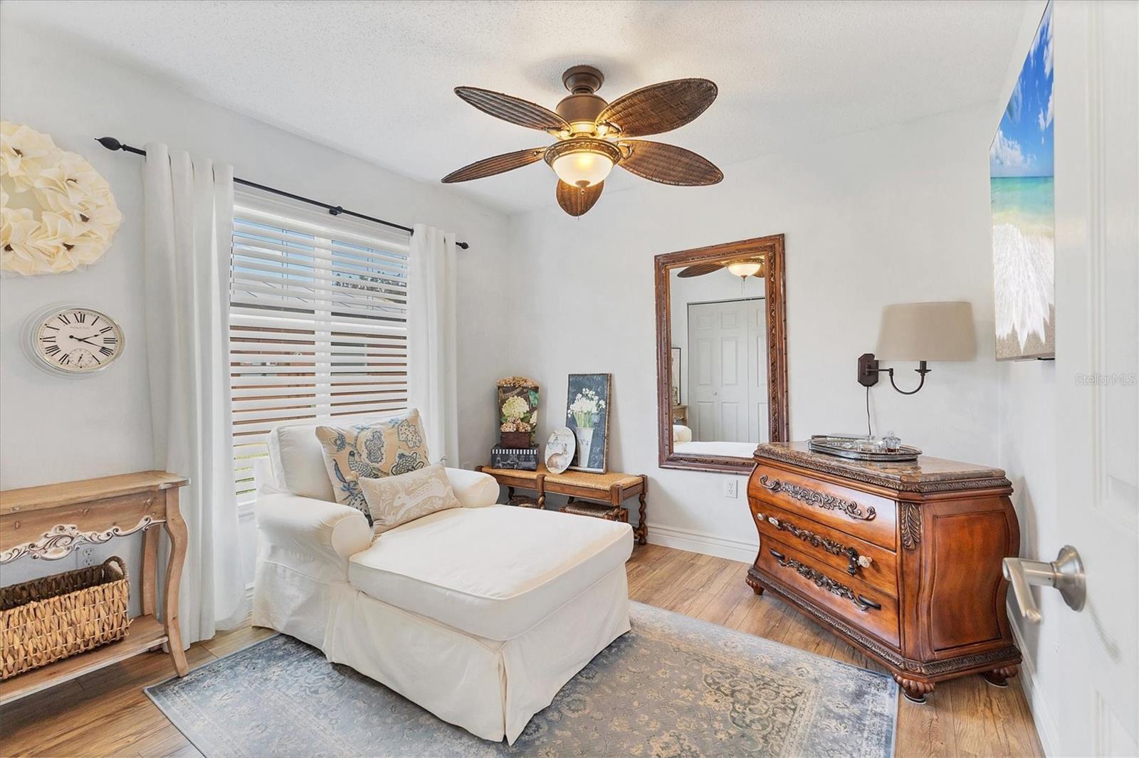 Image 18 of 33 For 6820 19th Avenue W
