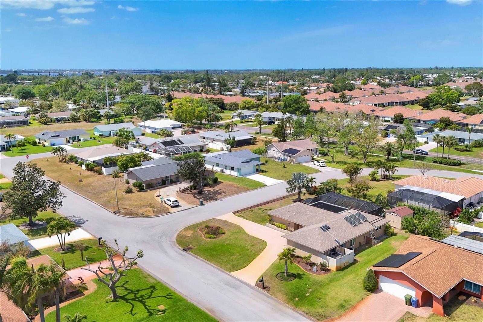 Image 32 of 33 For 6820 19th Avenue W