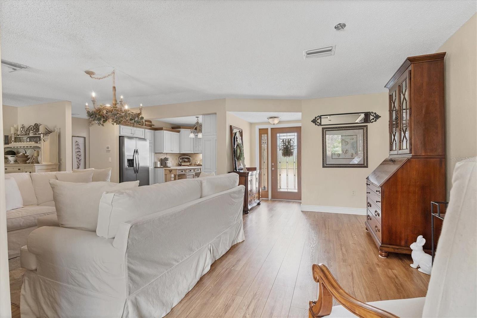 Image 6 of 33 For 6820 19th Avenue W