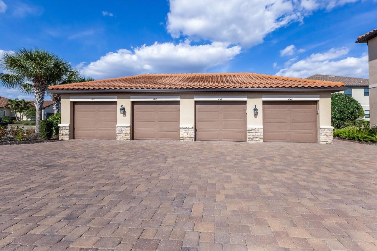 Listing photo id 20 for 12730 Sorrento Way 101