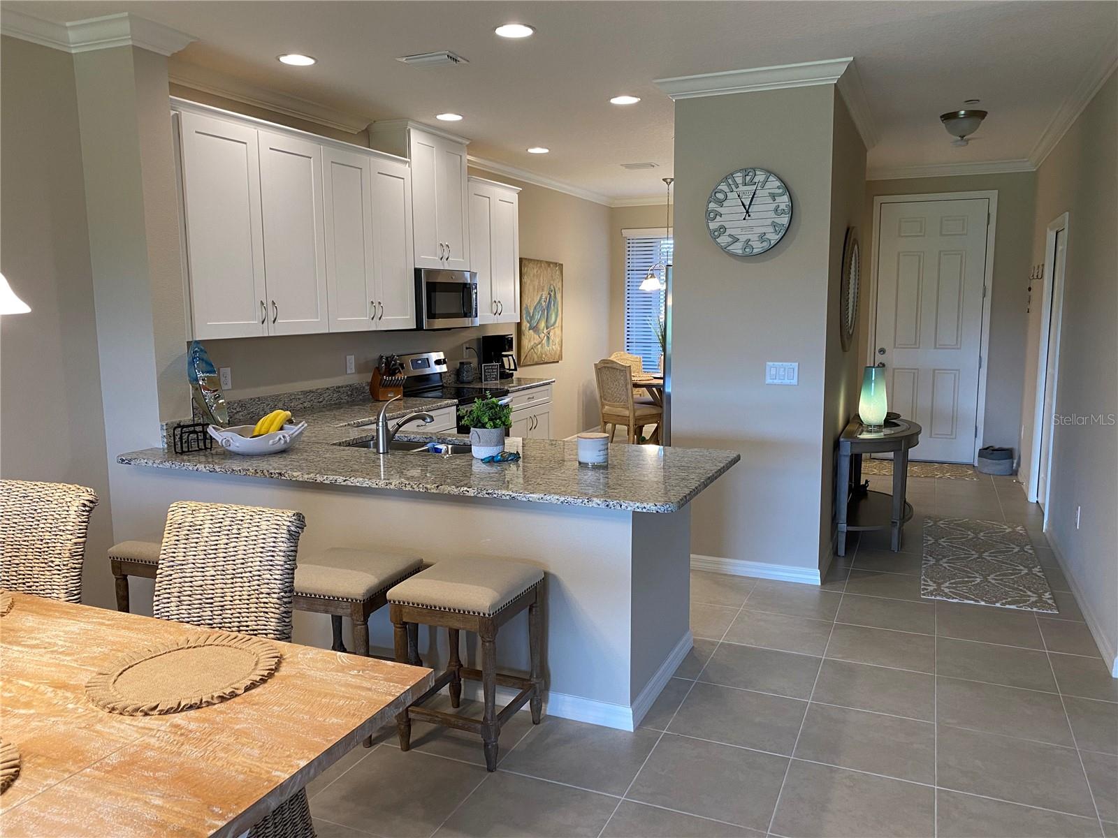 Listing photo id 4 for 12730 Sorrento Way 101