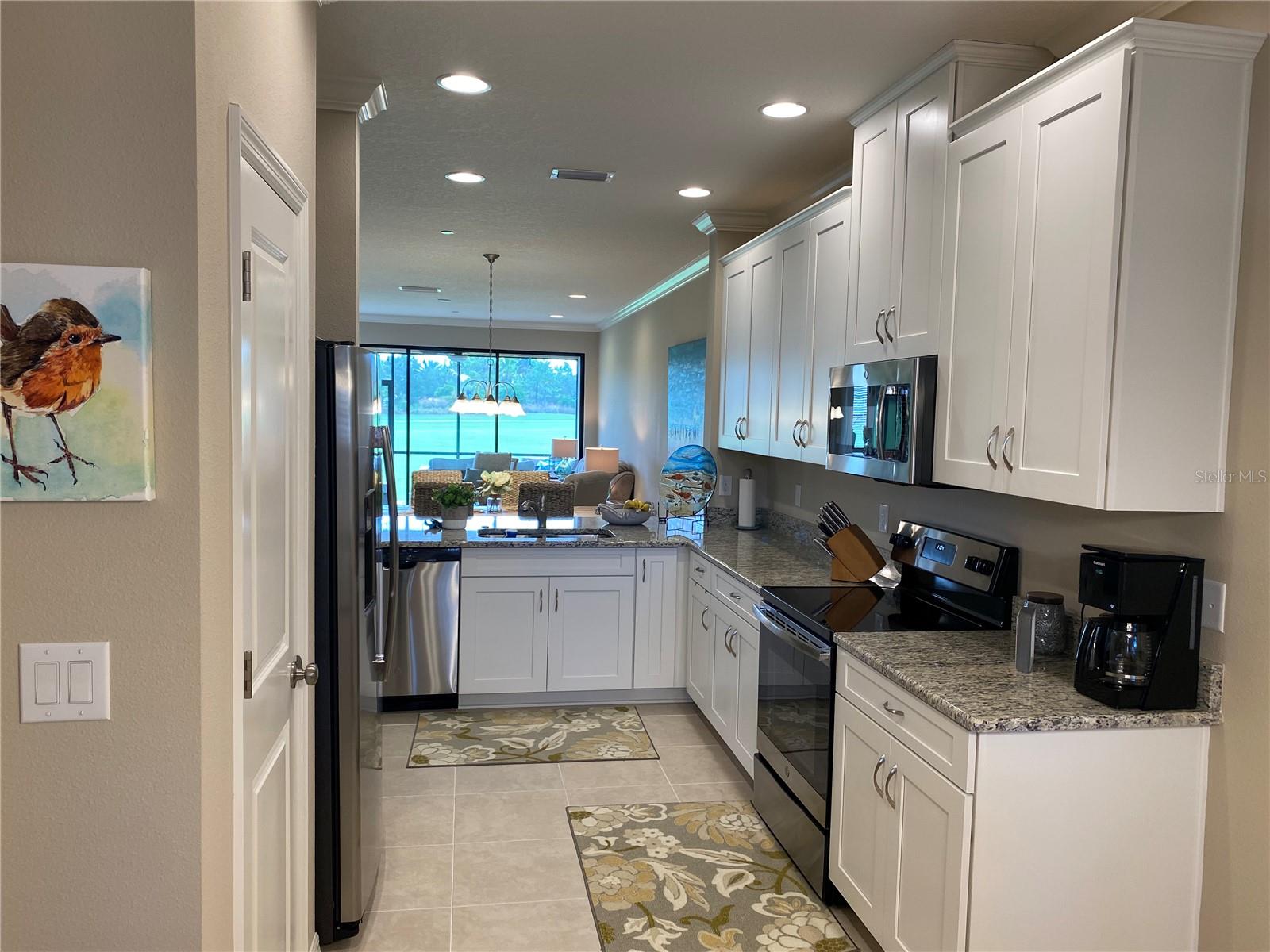 Listing photo id 5 for 12730 Sorrento Way 101