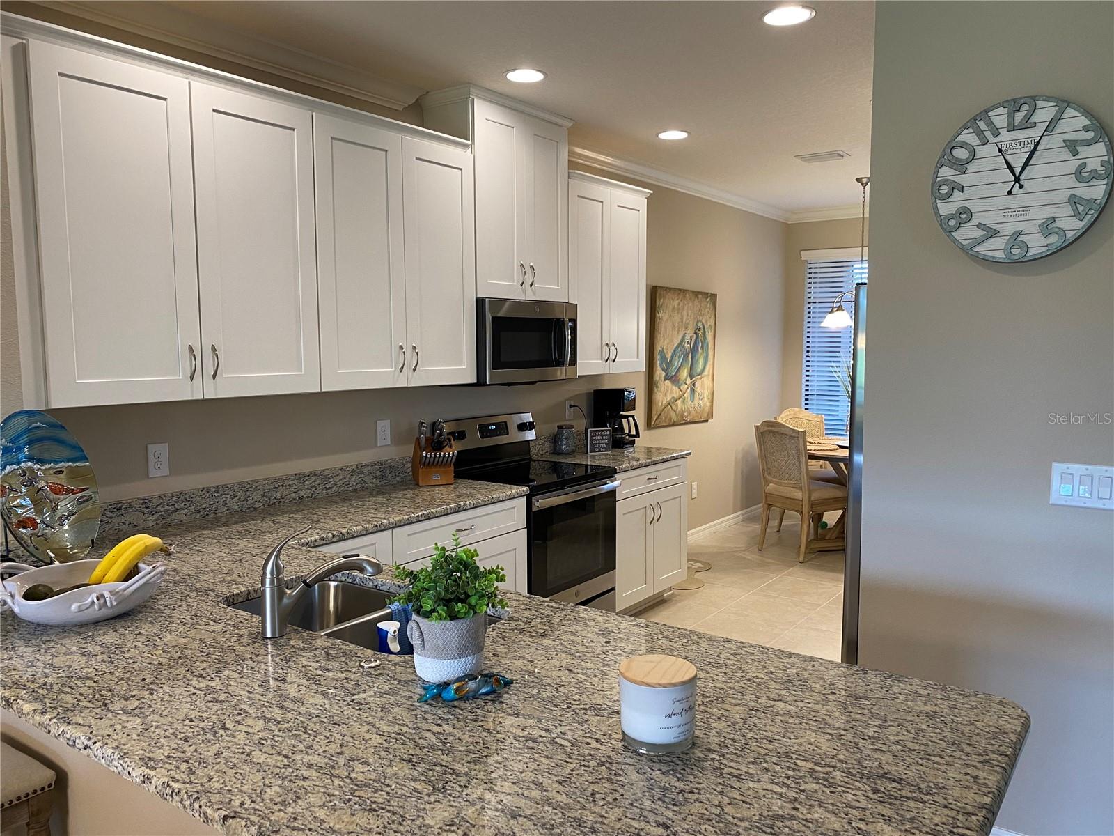 Listing photo id 6 for 12730 Sorrento Way 101