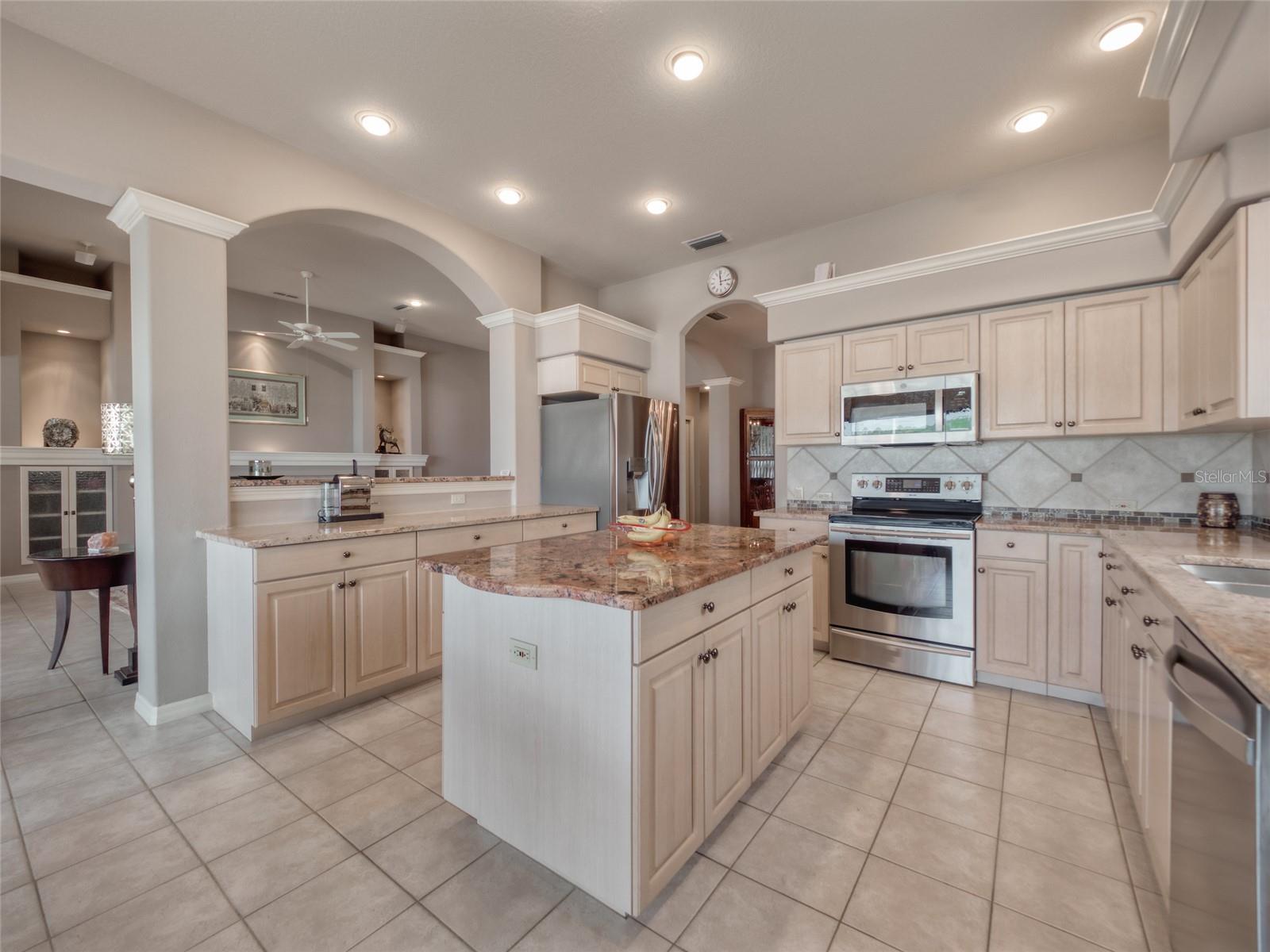 Image 30 of 72 For 6605 Waters Edge Way