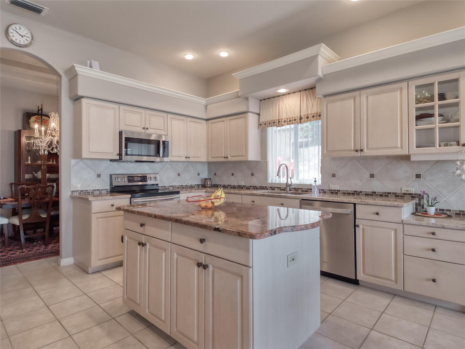 Image 31 of 72 For 6605 Waters Edge Way