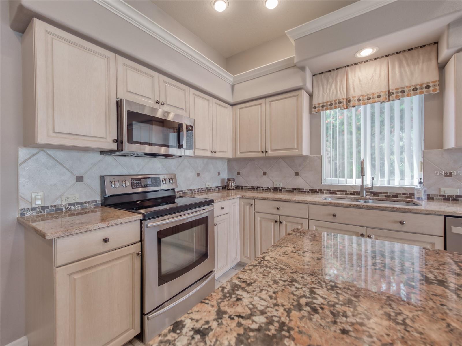Image 32 of 72 For 6605 Waters Edge Way