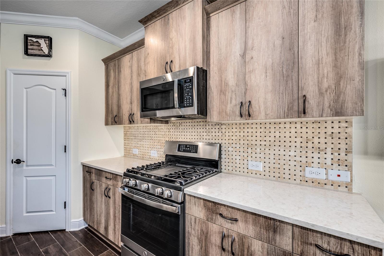 Image 14 of 51 For 3520 Woodmont Drive